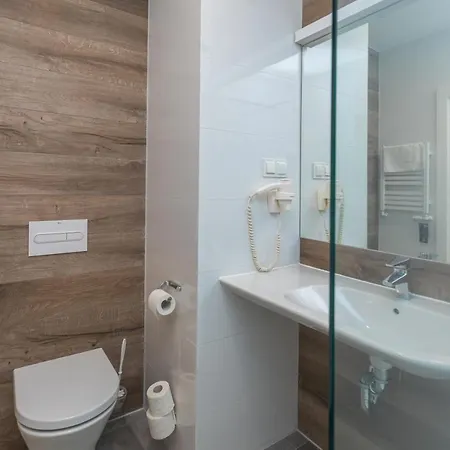 Czarna Gora 330 Sienna (Klodzko)