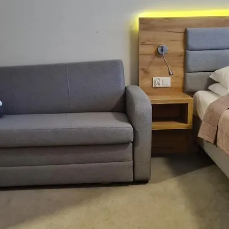 Czarna Gora 330 Sienna (Klodzko)