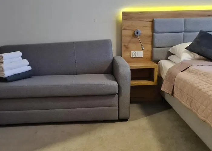 Czarna Gora 330 Sienna (Klodzko)